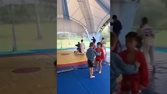 Детский спортивный лагерь по самбо «Планета САМБО - 2018». День 8. Тренировки на ковре. смотреть онлайн