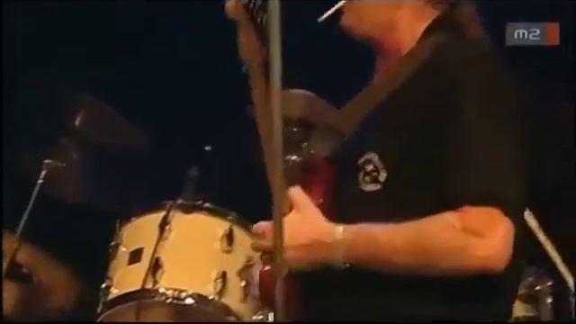 Radics Béla emlékzenekar - Tibusz cigaretta kiköpő szóló смотреть онлайн