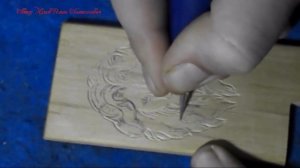 Подставка под телефон.Резьба по дереву бормашиной..