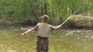 Правильная удочка на хариуса в действии. Забайкальская тайга.