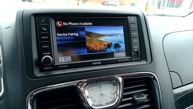 How to connect your phone via bluetooth to the Chrysler Town & Country смотреть онлайн