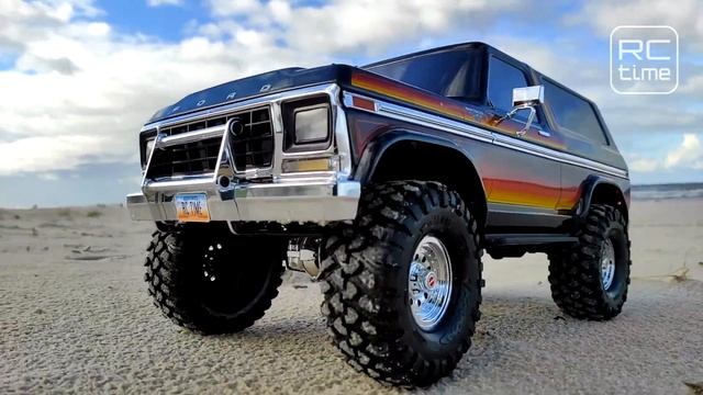 RC crawler Traxxas TRX4 Ford Bronco Ranger XLT 1979 1/10 scale car classic truck on the sand beach смотреть онлайн