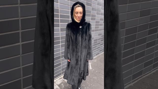 СУПЕР ЦЕНА!!! Шубы норковые длинные премиального меха Royal saga mink в 48 размере всего за 175000 смотреть онлайн