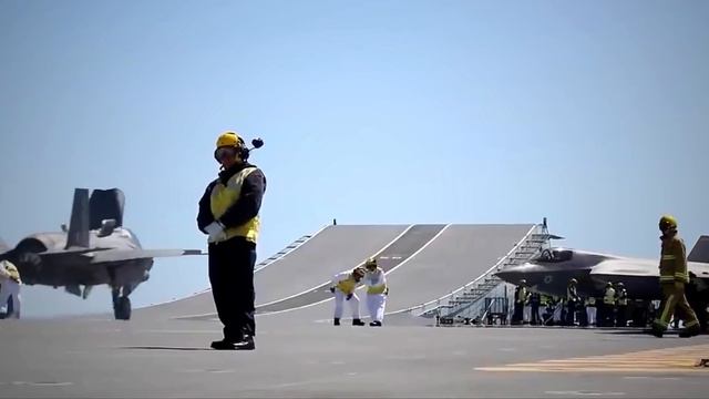 F-35 Failed Takeoff from Aircraft Carrier смотреть онлайн
