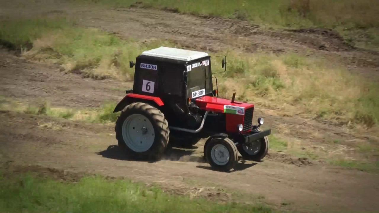 Гонки на тракторах «Бизон-Трек-Шоу»