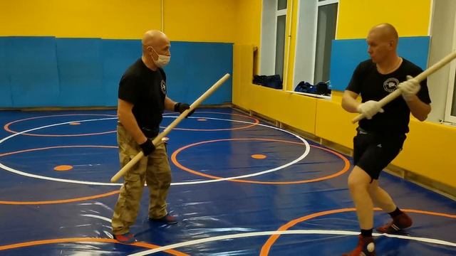 Палками.От удара по ногам. Не приёмы , а алгоритмы. В Крючков/Stick defense against stick attack смотреть онлайн