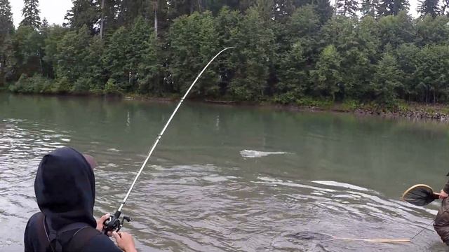 Rainy Days Salmon Fishing *Big Chum* смотреть онлайн