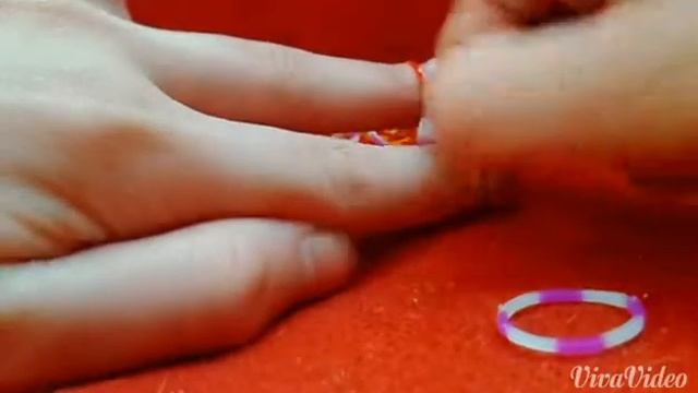 Делаем браслетики из специальных(обычных)резинок смотреть онлайн