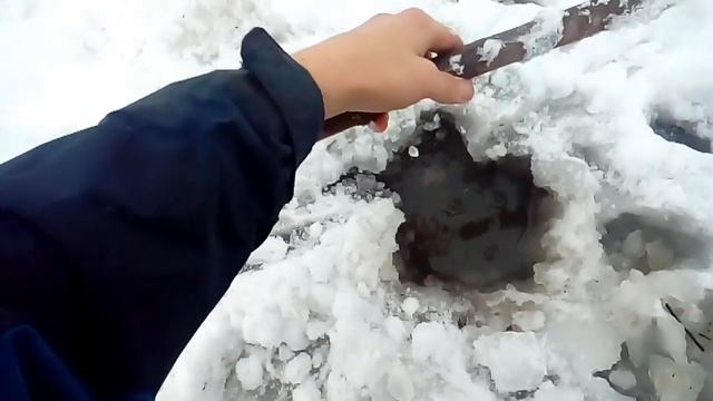 Ловля Голавля На Самоуловку Зимой!!! смотреть онлайн