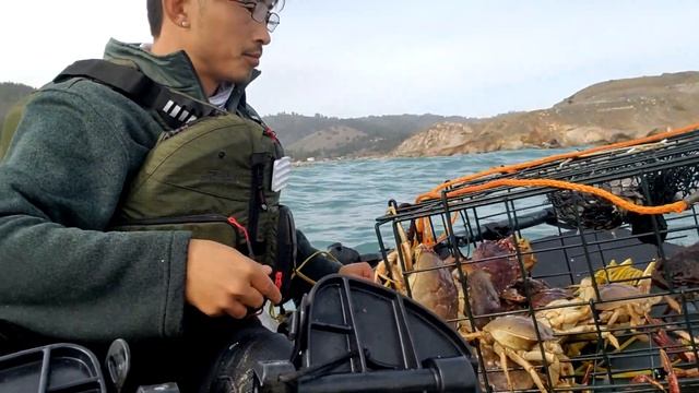 SPRING TIME Dungeness CRAB / West Coast KAYAK Fishing смотреть онлайн