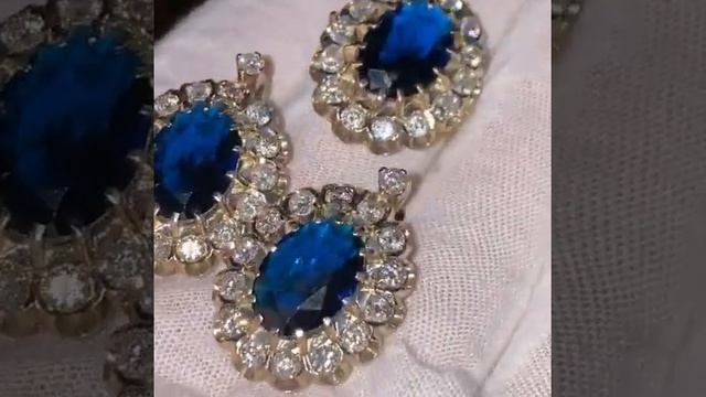 Золотой комплект, вставки бриллианты и корунды смотреть онлайн