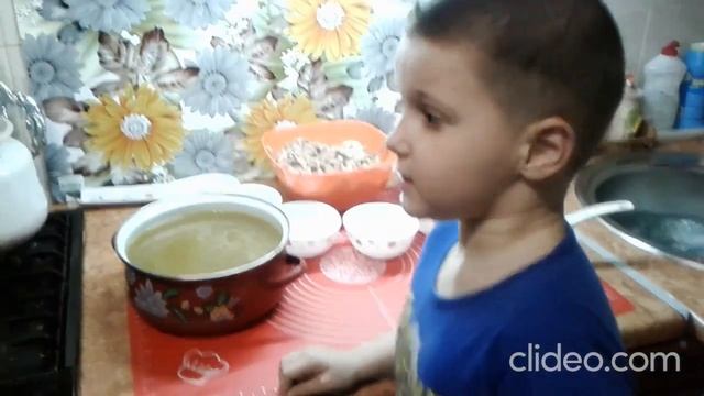 Вкуснейший, ароматный холодец из домашнего петуха от Коли. смотреть онлайн