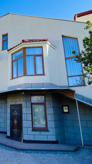 Видео осмотр коттеджа на южном берегу Крыма в Ласпи.
Закрытая, престижная, локация.