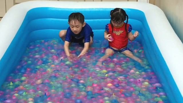 5000 Bunch O Balloons Water Balloon Fight In Pool For Kids