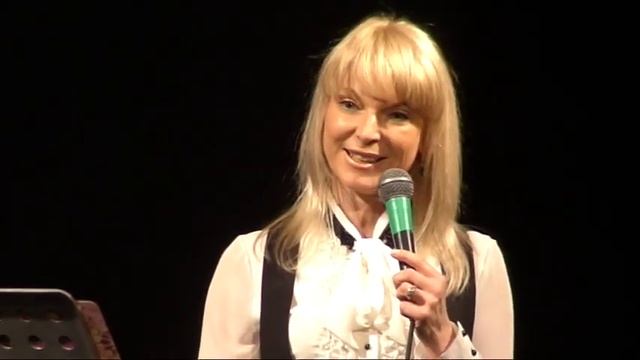 ⬜️⬜️ПРЕЗЕНТАЦИЯ СБОРНИКА СТИХОВ INGA DREAM “ТЕБЕ”. ⬜️РУССКИЙ ДРАМ ТЕАТР, 2010.04.09 смотреть онлайн