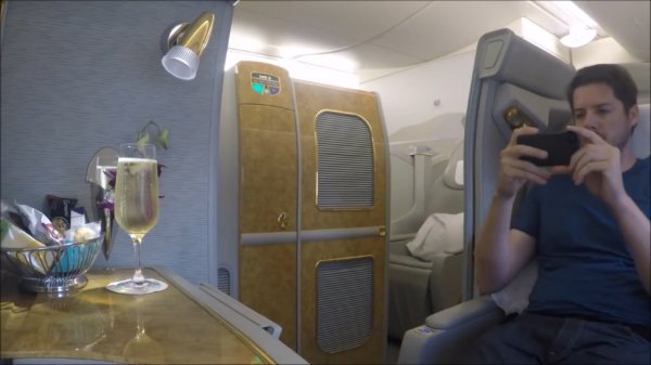 Полёт первым классом авиакомпании Emirates