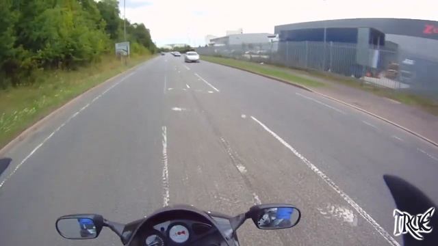 144 - C.O.P.S - Ep. 01 - Motorcycle Almost Crashes (Suzuki SV 650 S) смотреть онлайн