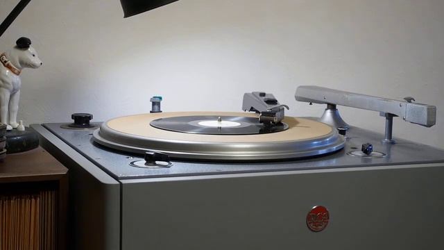 When I Dream / Harry James & Kitty Kallen with Harry James' Orchestra смотреть онлайн