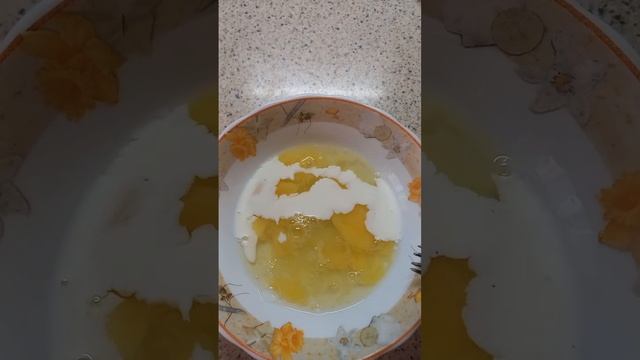 Рецепт бысторго омлета с колбасой