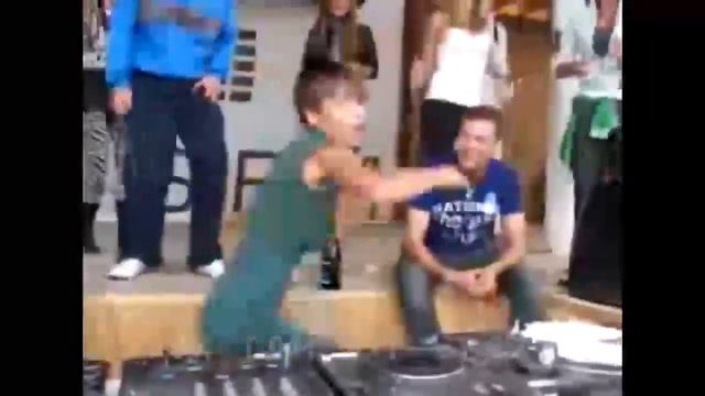 Заводная девочка ди-джей смотреть онлайн