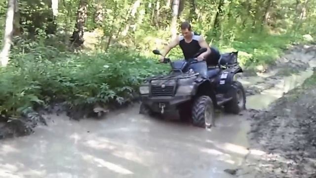 CF Moto в грязи! смотреть онлайн