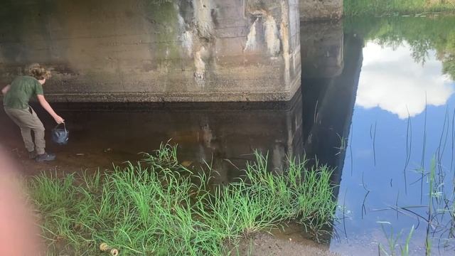 Отличное ведро для прикормки. Сын ходит на рыбалку только с ним! смотреть онлайн