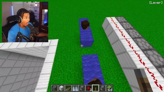BLUE FRIEND vs The Most Secure Minecraft House! (Rainbow Friends) смотреть онлайн