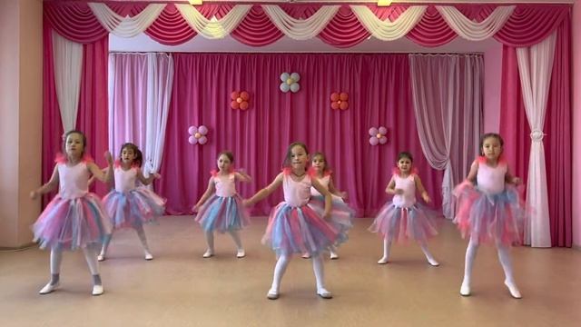 Современный танец девочек. Papito Chocolata Подготовительная группа смотреть онлайн