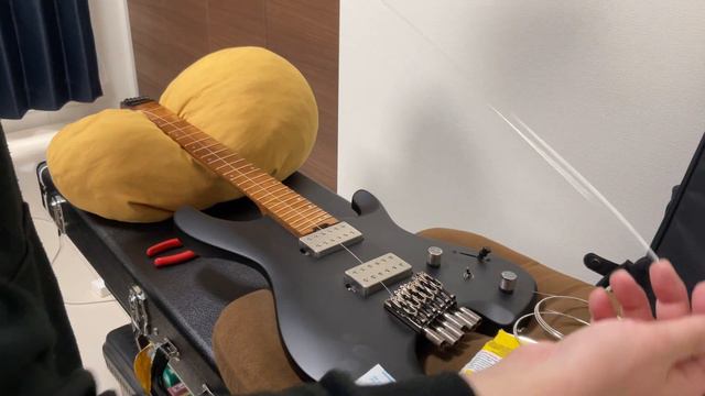 ヘッドレスギターの弦交換 (音声改善ver.) смотреть онлайн