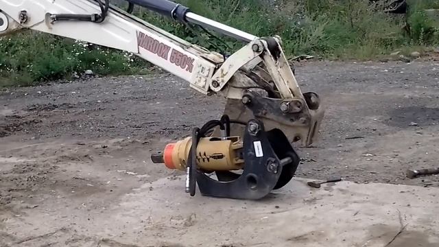 Экскаватор-погрузчик TEREX 860 - многофункциональная машина