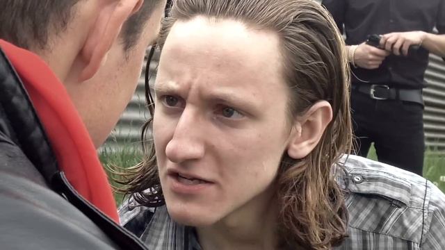 Ходячие Мертвецы - Рик и Ниган - Сыграть в HOLLYWOOD #1 смотреть онлайн