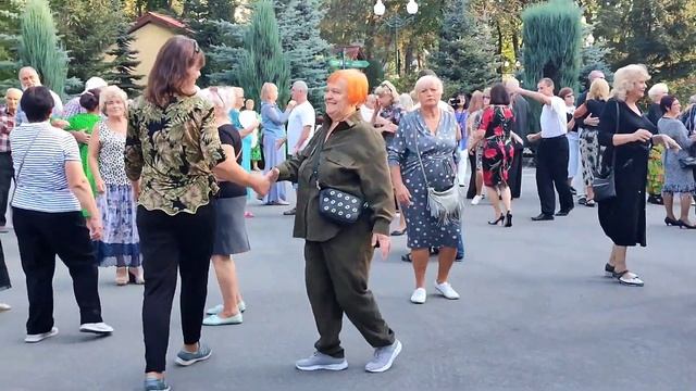 А Я РОЗТАНУ ЛИШЕ В ТВОЇХ РУКАХ! ТАНЦЫ ХАРЬКОВ УКРАИНА ОКТЯБРЬ 2023 смотреть онлайн