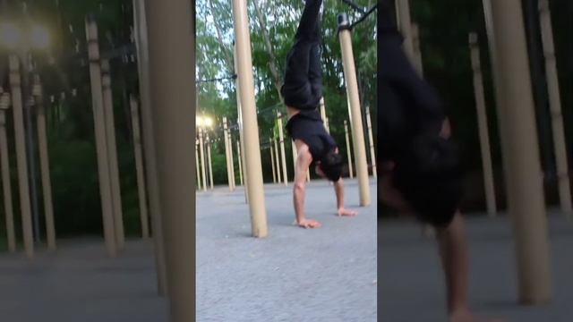 Стойка на руках как научиться? #рекомендации #workout #video #gum #motivation #fitness #music #edit смотреть онлайн