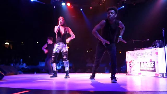 Don't Stop Movin'-JENNA ROSE Louder Than Love Ball*April Fool's Concert @NYCB Theatre Westbury смотреть онлайн