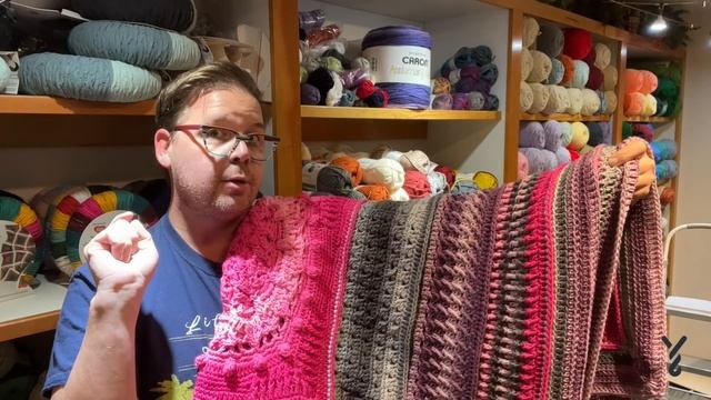 Secrets to Red Heart Super Saver Ombre Yarn | The Crochet Crowd смотреть онлайн