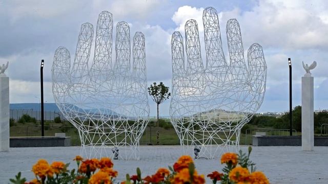 Памятник возрождению народов Крыма смотреть онлайн