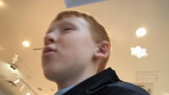 Друг Покупает мне всё В пределах 100 руб. !!!???￼￼ смотреть онлайн