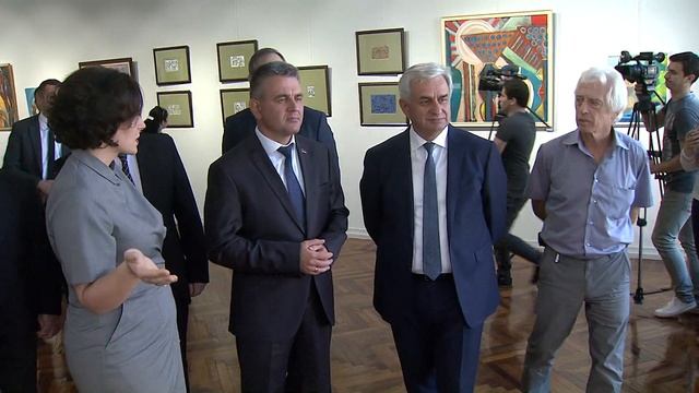 В. Красносельский на открытии художественной выставки работ абхазских художников 29.09.17 смотреть онлайн