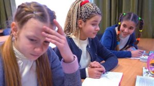 Училку закидали в школе НОСКАМИ, Попали МЯЧОМ в Учителя