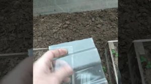 прозрачный  профнастил или полекарбонат Не покупай пака не посмотрел !