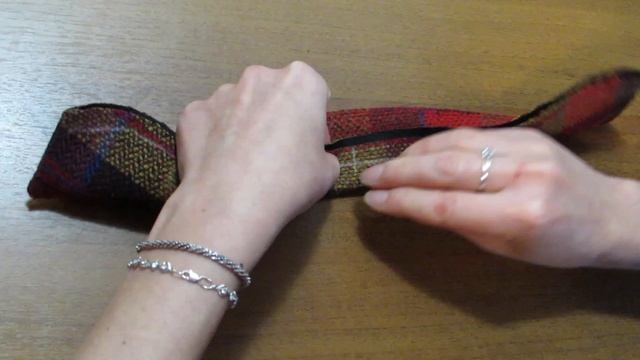 Втачивание воротника в горловину в жакете смотреть онлайн