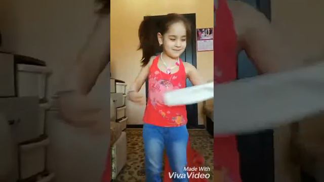 Маленькая модель смотреть онлайн