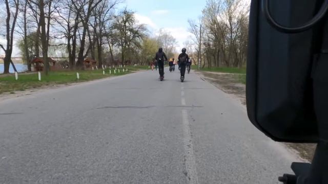 Воха приехал с семьёй на моноколесах. Электросамокаты: CITY RIDER MAX, SPEED SAVAGE, ZERO 11X. смотреть онлайн