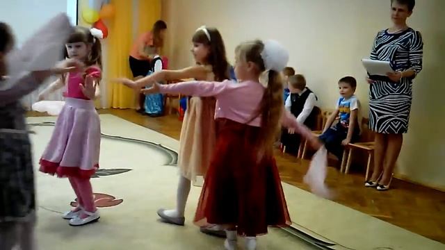 Танцы девочек. смотреть онлайн