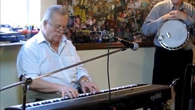 New Orleans Heat play Burgundy Street Blues and mopre смотреть онлайн