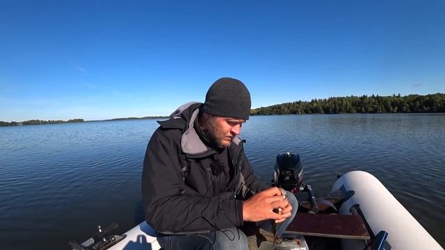 ПОИСК РЫБЫ НА НЕЗНАКОМОМ ВОДОЁМЕ. РЫБАЛКА НА СПИННИНГ. ЛОВЛЯ ЩУКИ И ОКУНЯ ОСЕНЬЮ смотреть онлайн