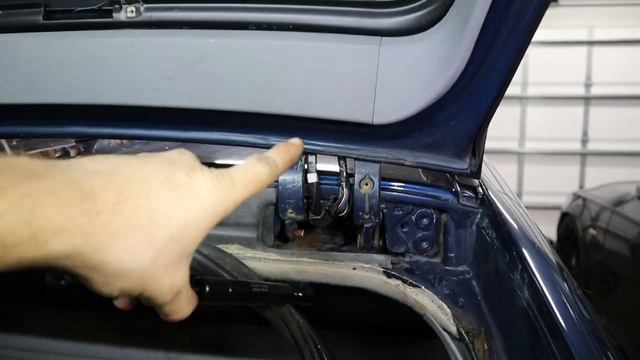 How To: Replace E39 Touring Trunk Struts (Common Trunk Problems)
