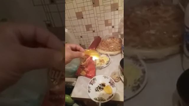Горящие чипсы Lays смотреть онлайн