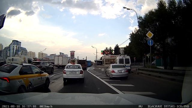 Нарушитель 4 ОСБ. Ленинградское шоссе. Стоят на трассе как ... прости господи. смотреть онлайн