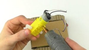 Решил СДЕЛАТЬ себе ПОМОЩНИКА из картона!! Как сделать РОБОТА на радиоуправлении своими руками